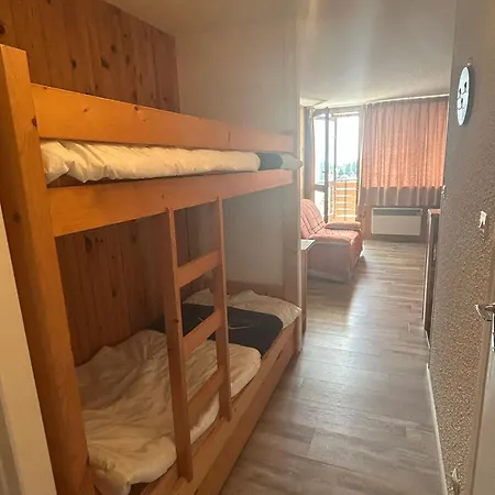 Au Coeur De Super Avec Balcon Sud Et Parking - Fr-1-814-19 * Besse-et-Saint-Anastaise