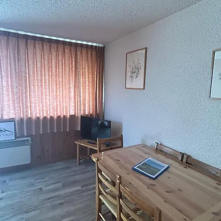 Apartment Au Coeur De Super Avec Balcon Sud Et Parking - Fr-1-814-19 Besse-et-Saint-Anastaise