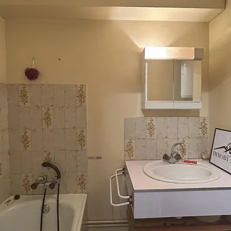 Au Coeur De Super Avec Balcon Sud Et Parking - Fr-1-814-19